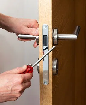 Huntingdon Valley Locksmith Service Huntingdon Valley, PA 215-337-3502 - 9a-New-Locks-Installation